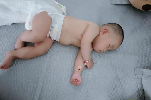 临汾宝宝拉屎有黑色颗粒